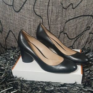 Stuart Weitzman Black Leather Round-Toe Block Heels